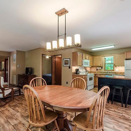 Secluded Oasis W Hot Tub, Screened-In Porch, Wifi! Berkeley Springs Exterior photo